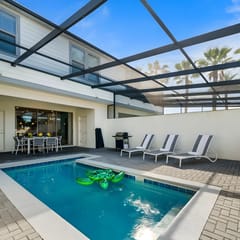 Modern 5BR Downstairs Room, Pool & Lazy River 2402